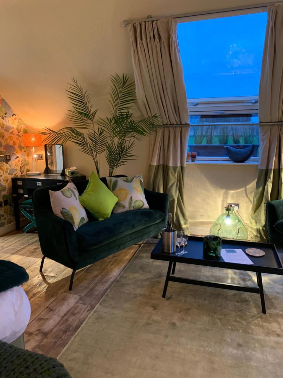 No33 Thornham Boutique Suites エクステリア 写真